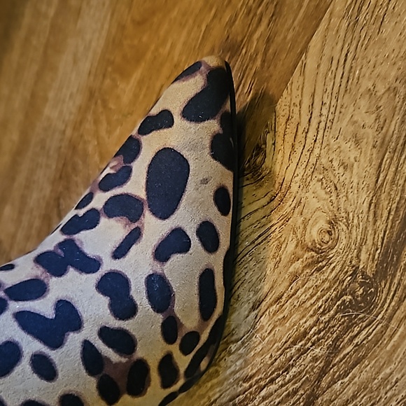 Journee Collection | Size 7 | Demmi Ankle Bootie - Picture 14 of 14